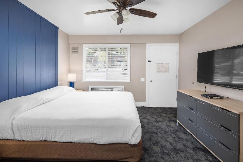 The Inn At Boatworks image