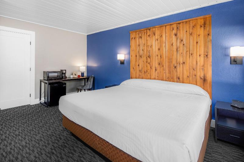 The Inn At Boatworks image