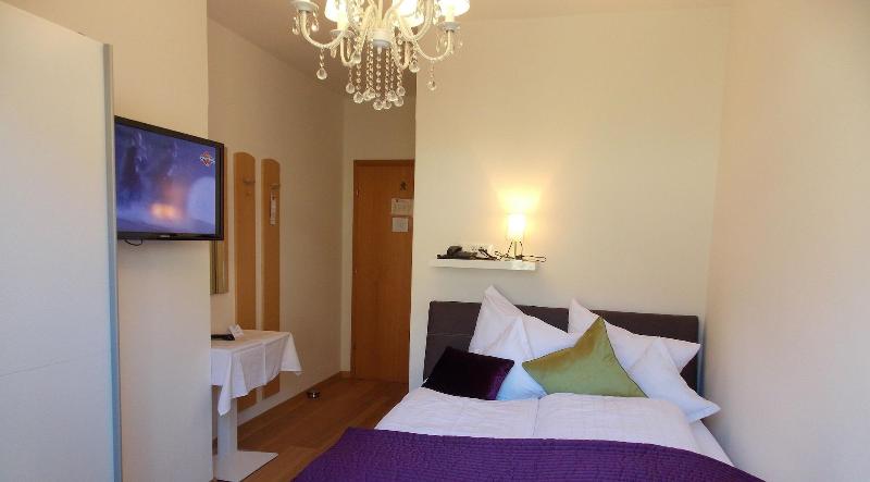 Hotel Pension Verdorfer image