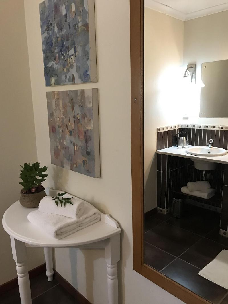 The Crown Guesthouse image