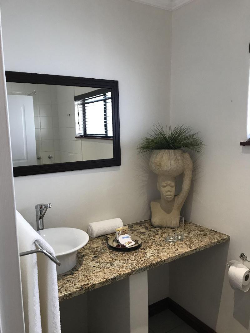 The Crown Guesthouse image