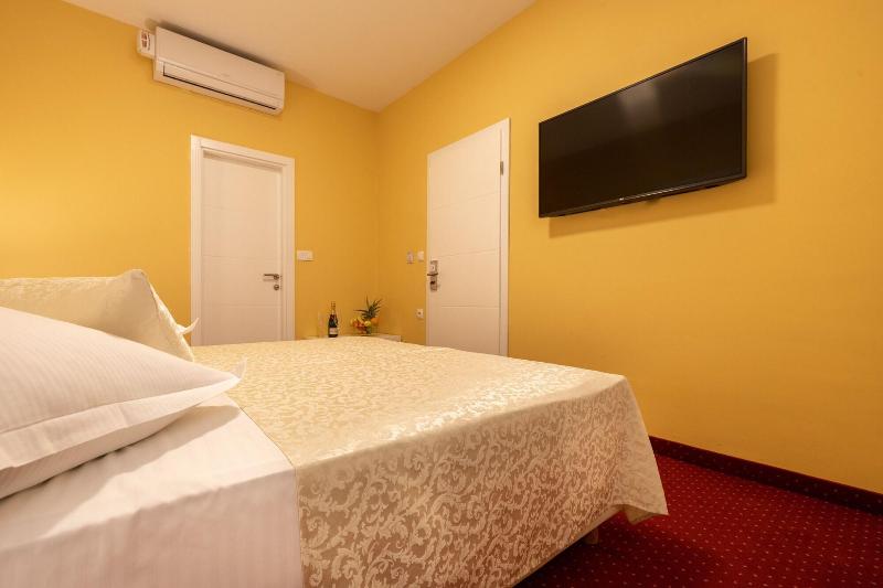 Villa Riva Makarska image