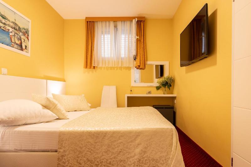 Villa Riva Makarska image