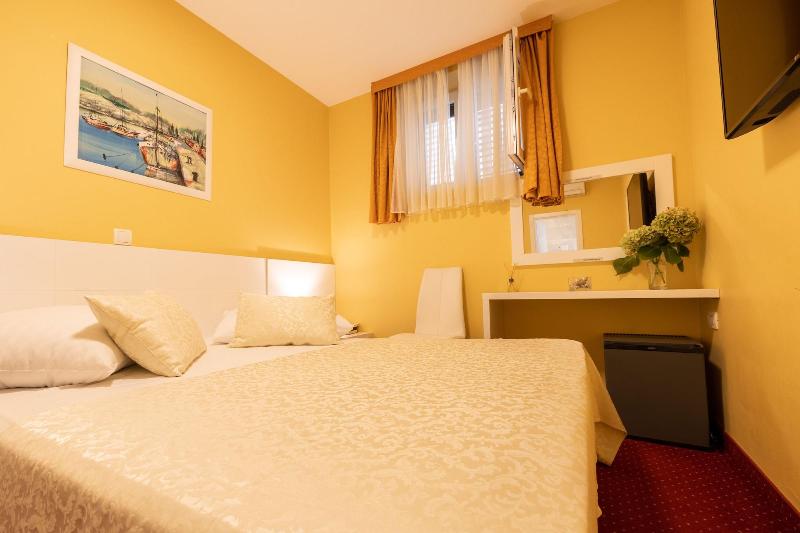Villa Riva Makarska image