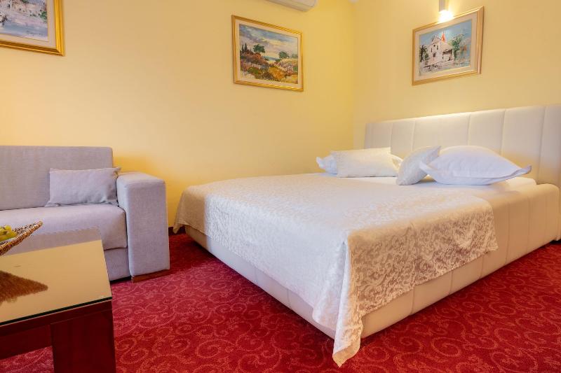 Villa Riva Makarska image