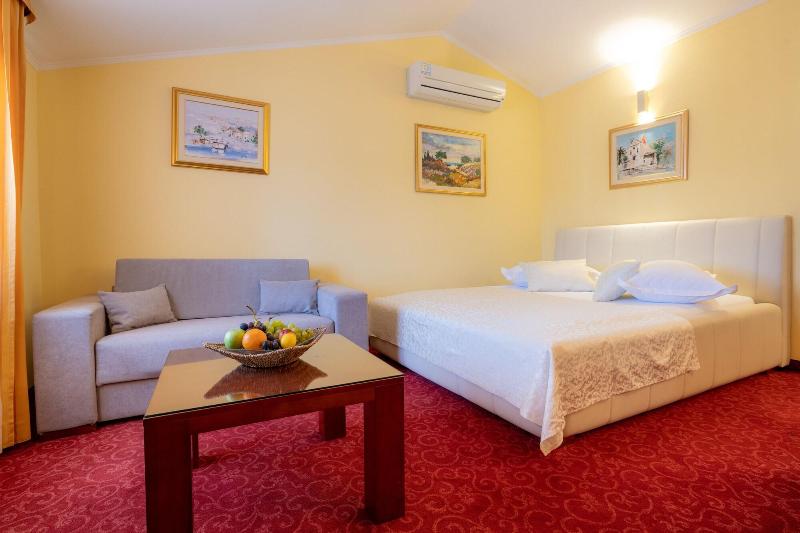 Villa Riva Makarska image