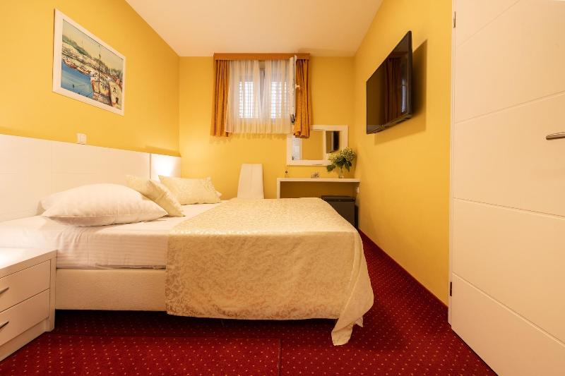 Villa Riva Makarska image