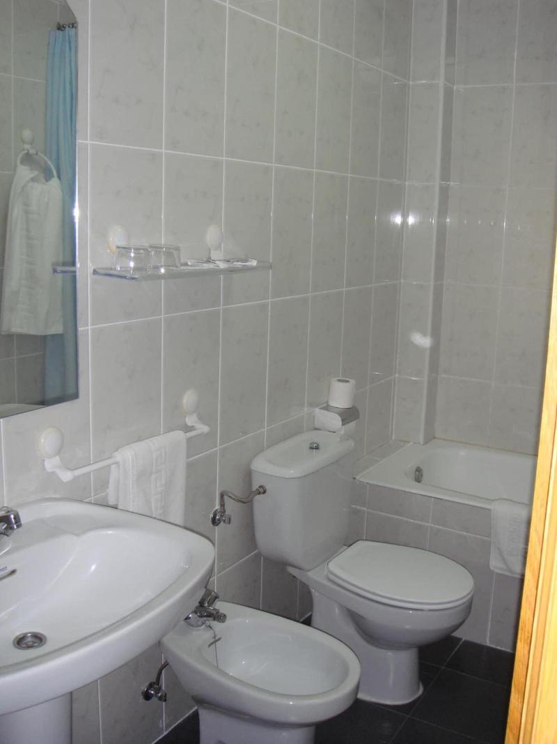 Hostal Serpol image