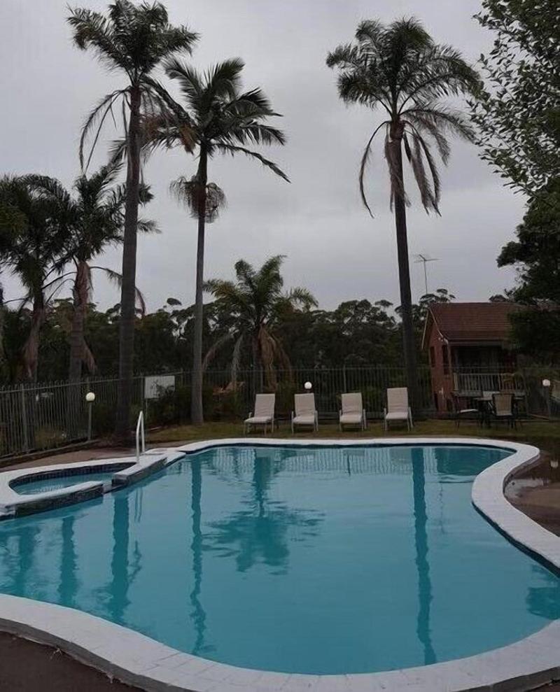 Tabourie Lake Motel image
