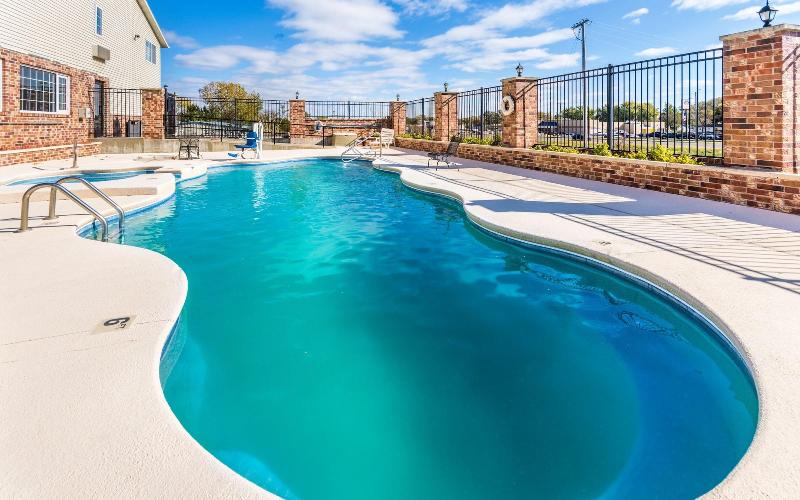Wamego Inn And Suites