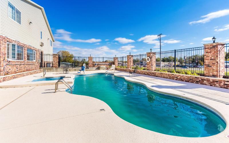 Wamego Inn And Suites