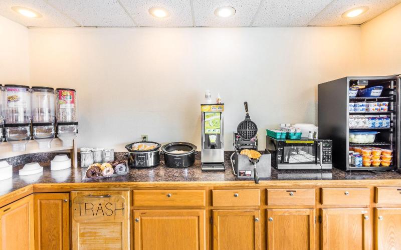 Wamego Inn And Suites