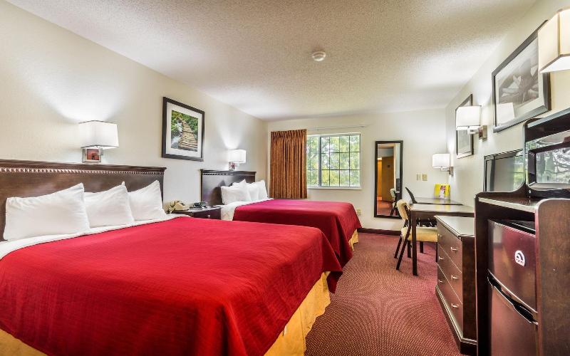 Wamego Inn And Suites