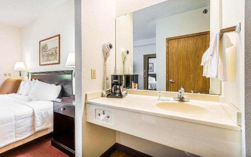 Wamego Inn And Suites