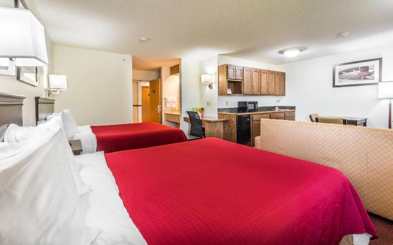Wamego Inn And Suites