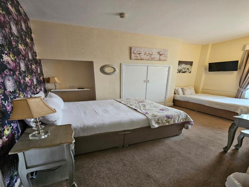 Rivelyn Hotel image