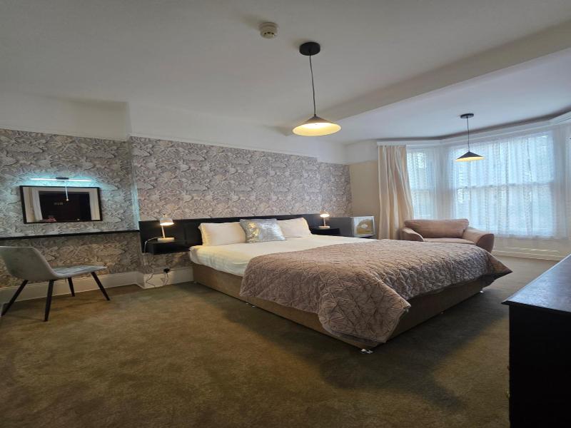 Rivelyn Hotel image