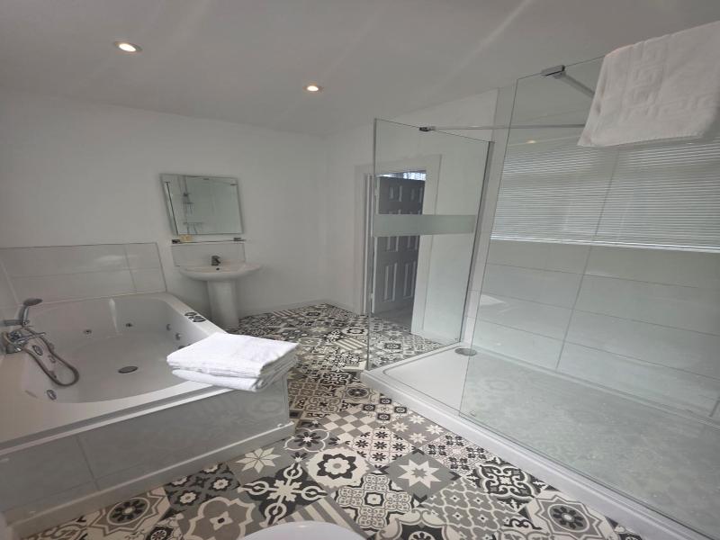 Rivelyn Hotel image