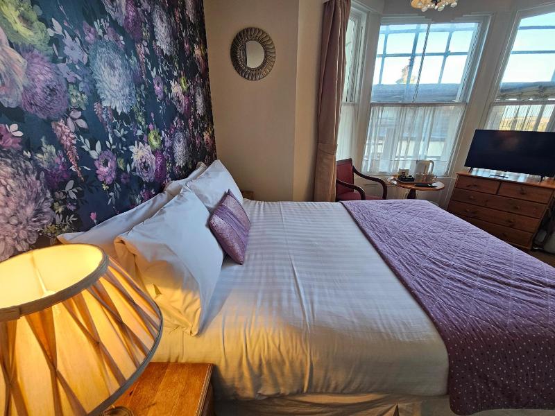 Rivelyn Hotel image