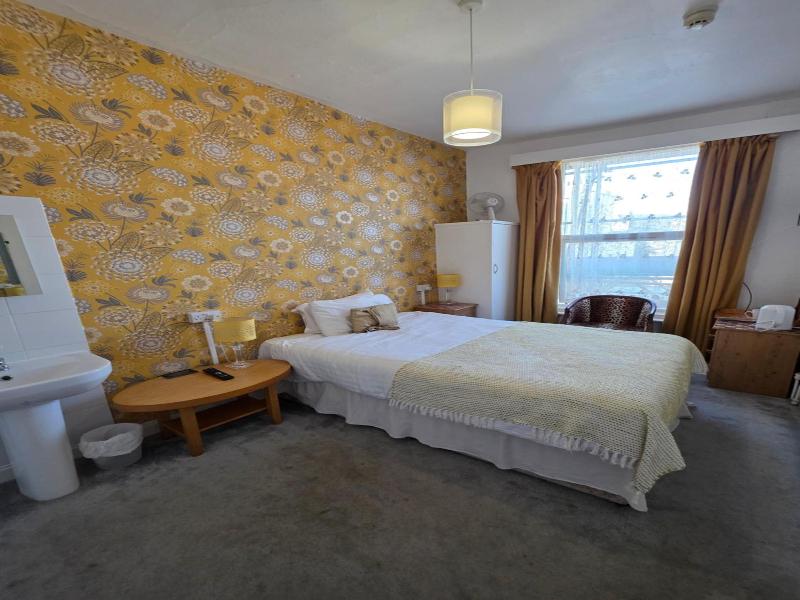 Rivelyn Hotel image