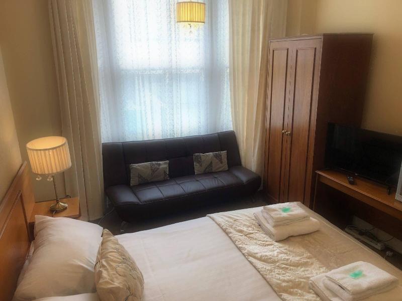 Rivelyn Hotel image