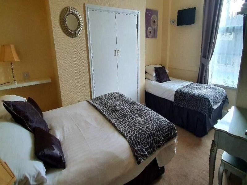 Rivelyn Hotel image