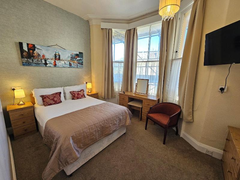 Rivelyn Hotel image
