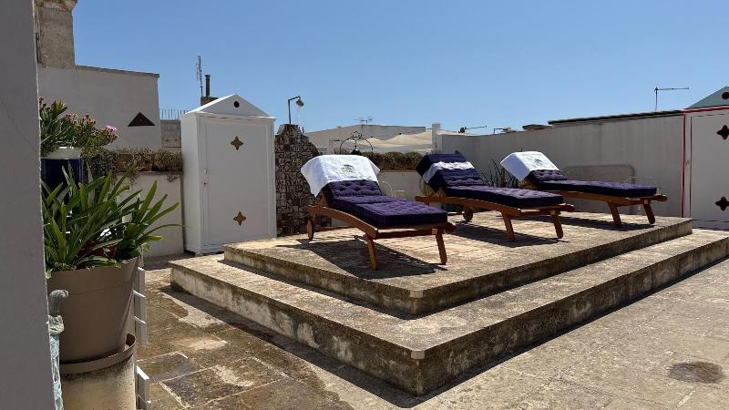 Salapolis Luxury Apartments image
