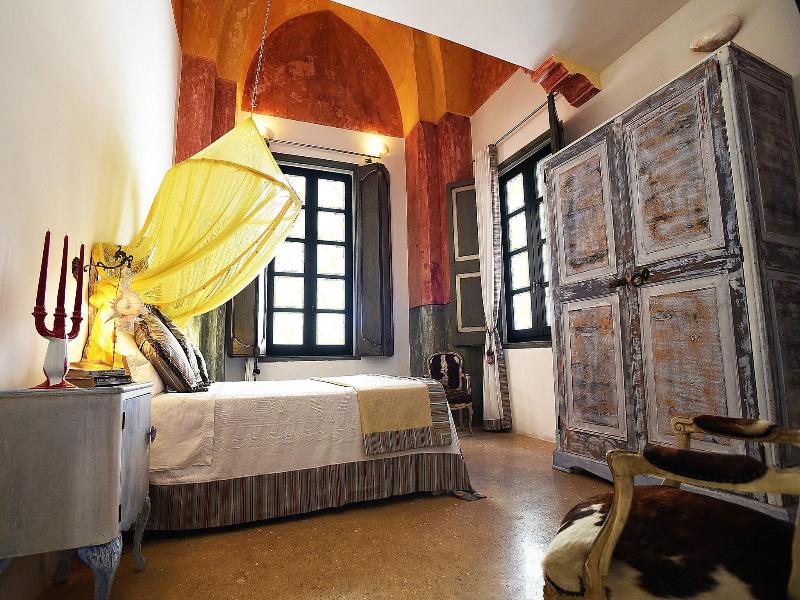 Salapolis Luxury Apartments image