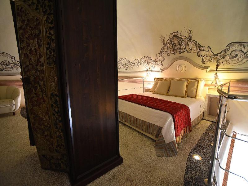Salapolis Luxury Apartments image