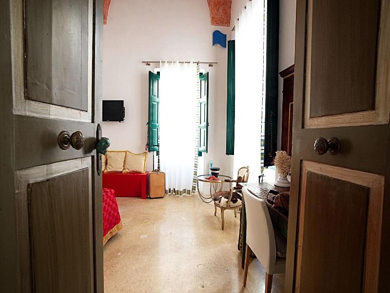 Salapolis Luxury Apartments image