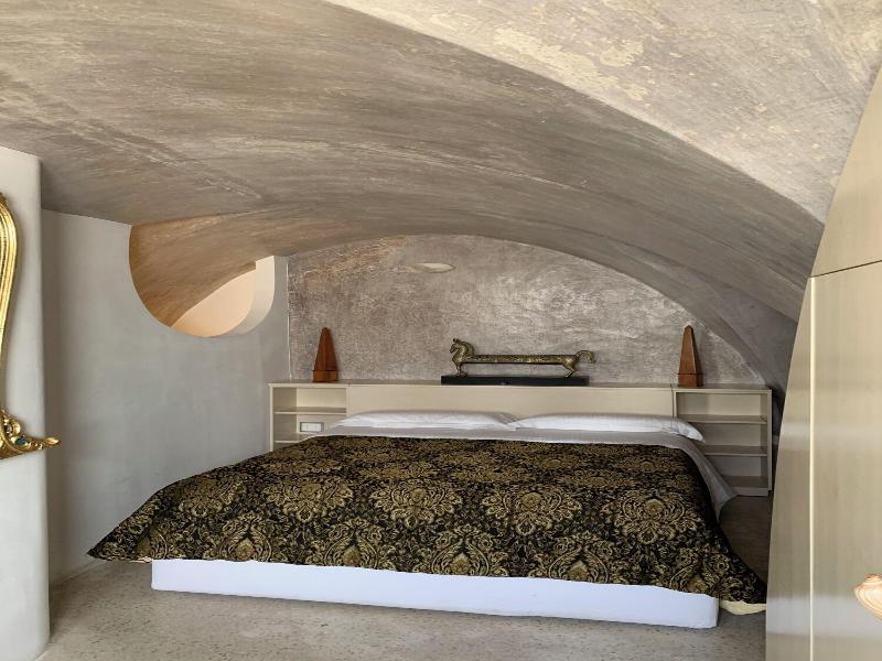 Salapolis Luxury Apartments image