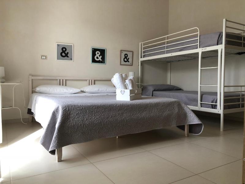 B&B La Via di Casa image