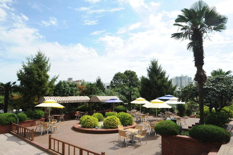 Admiral Hotel