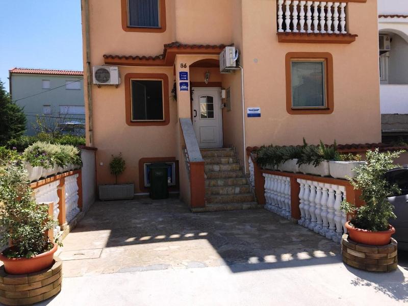 Friendly People's Guest House image
