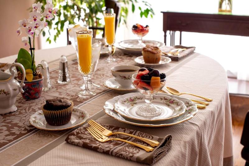 Valparaiso Inn Bed & Breakfast image