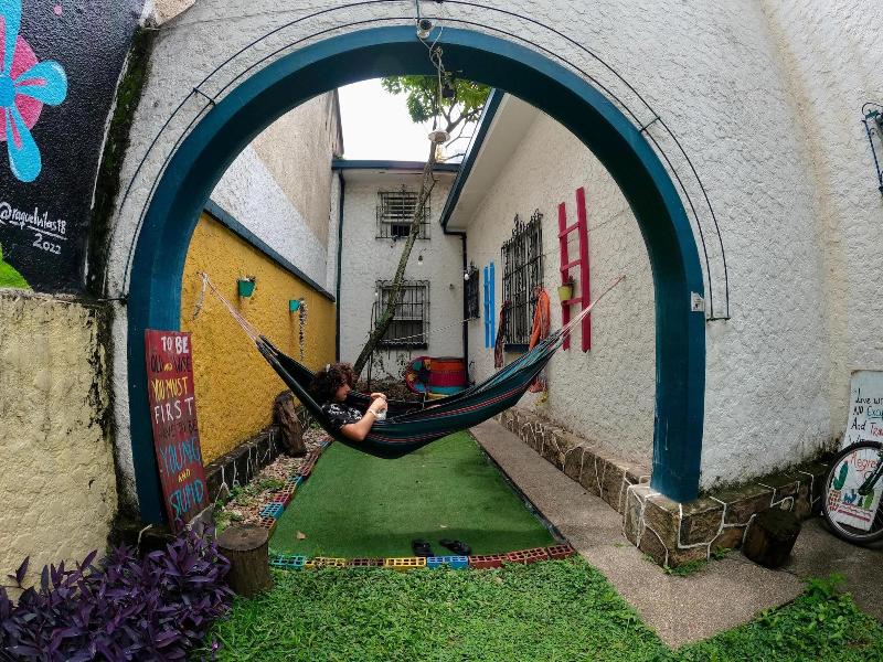 The Pelican Larry Hostel image