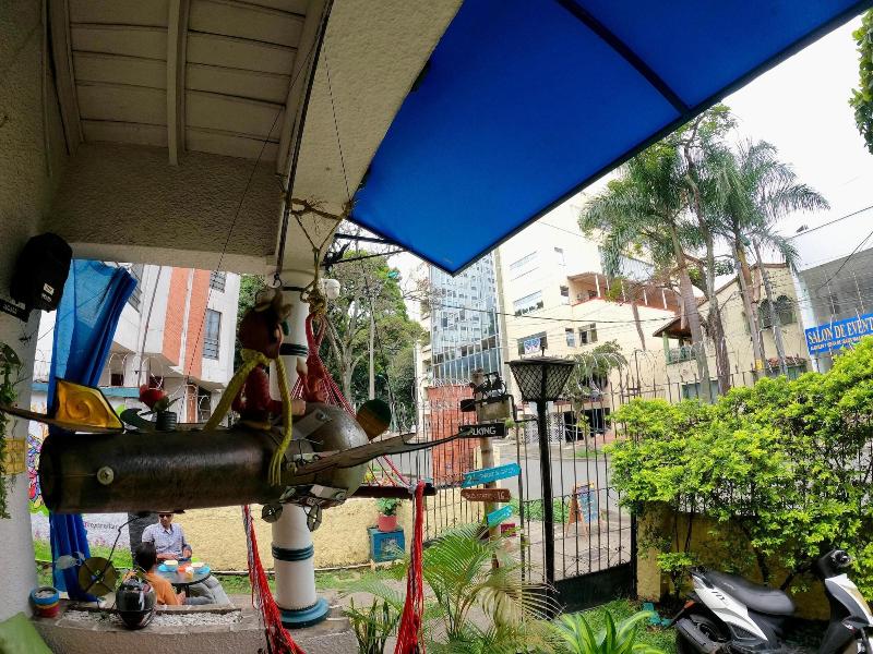 The Pelican Larry Hostel image