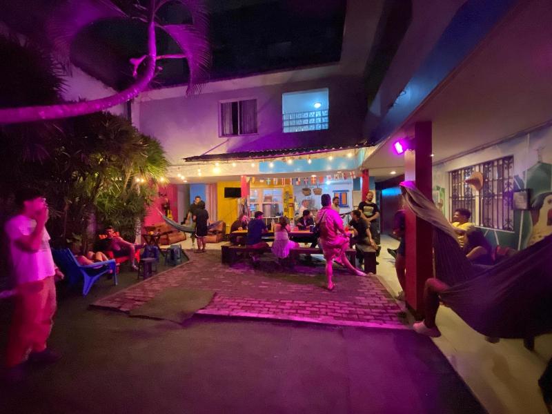 The Pelican Larry Hostel image