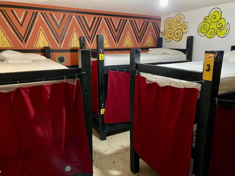 The Pelican Larry Hostel image