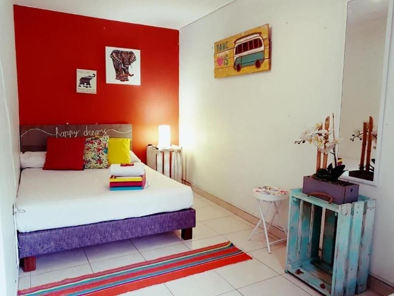 The Pelican Larry Hostel image