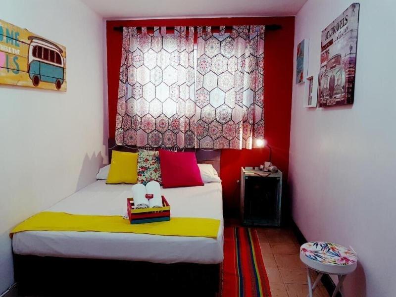 The Pelican Larry Hostel image
