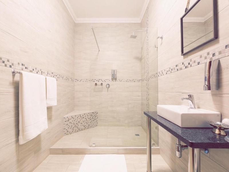 Three Olives Guesthouse image