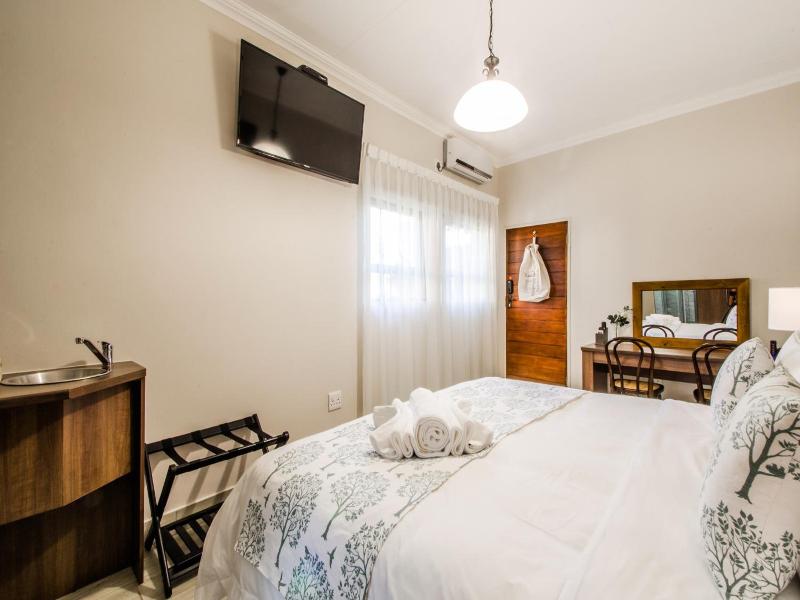 Three Olives Guesthouse image