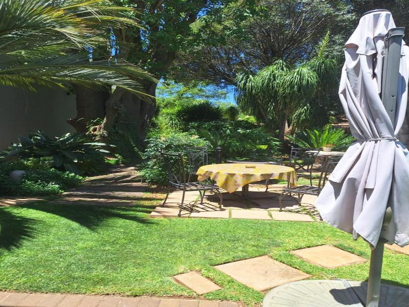 Three Olives Guesthouse image