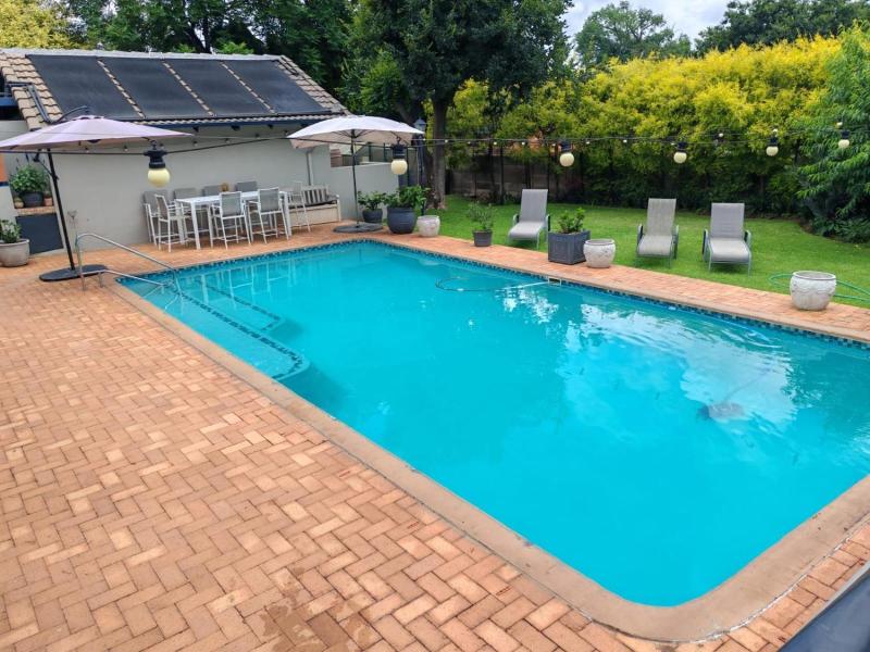 Three Olives Guesthouse image
