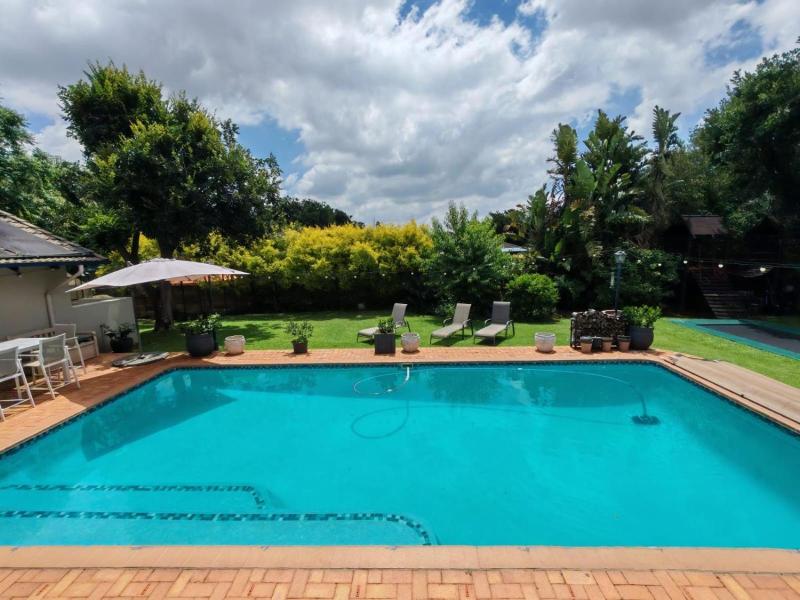 Three Olives Guesthouse image
