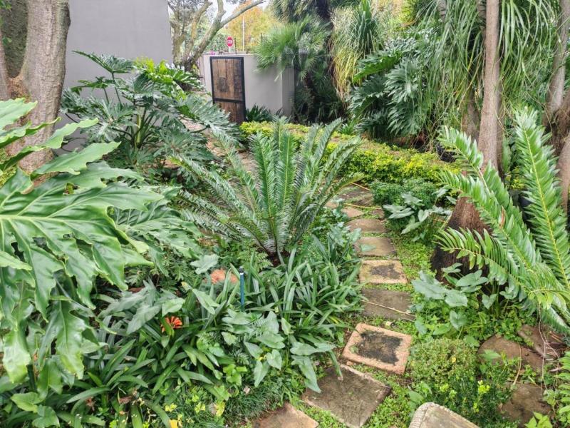 Three Olives Guesthouse image