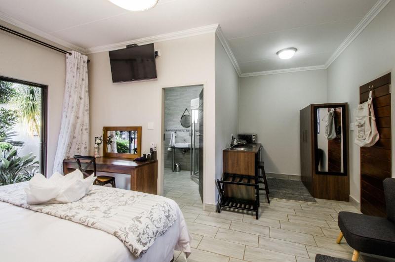 Three Olives Guesthouse image