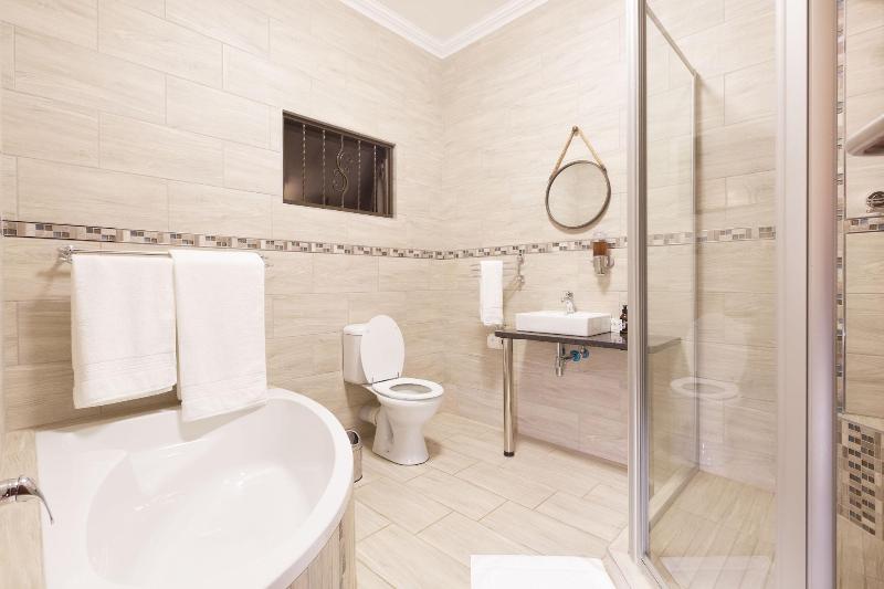 Three Olives Guesthouse image